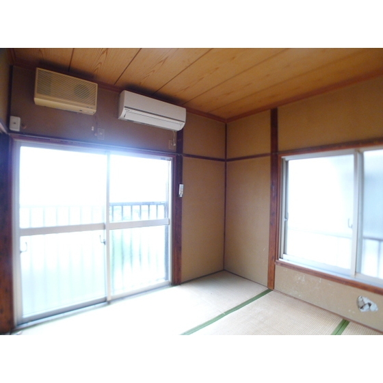 Other Equipment. It is 4.5 Pledge Japanese-style rooms with air conditioning. 