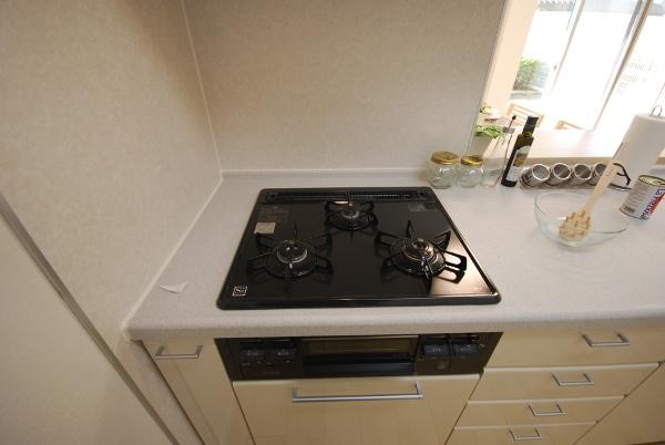 Kitchen. Indoor (12 May 2013) Shooting