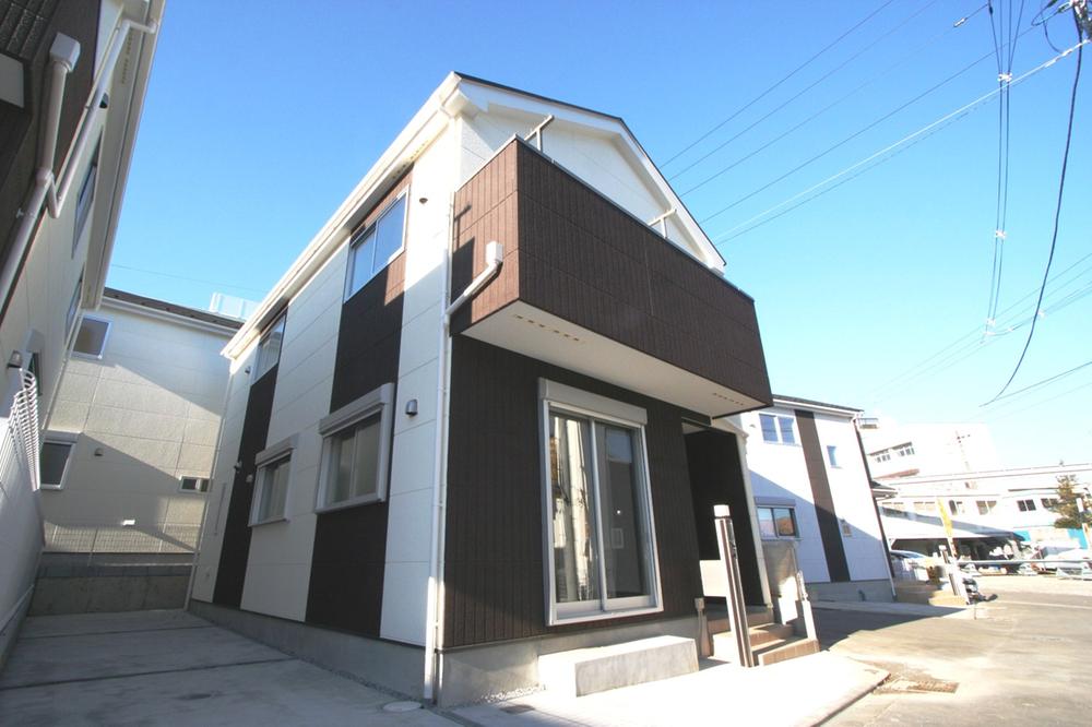 Local appearance photo. Local (12 May 2013) Shooting