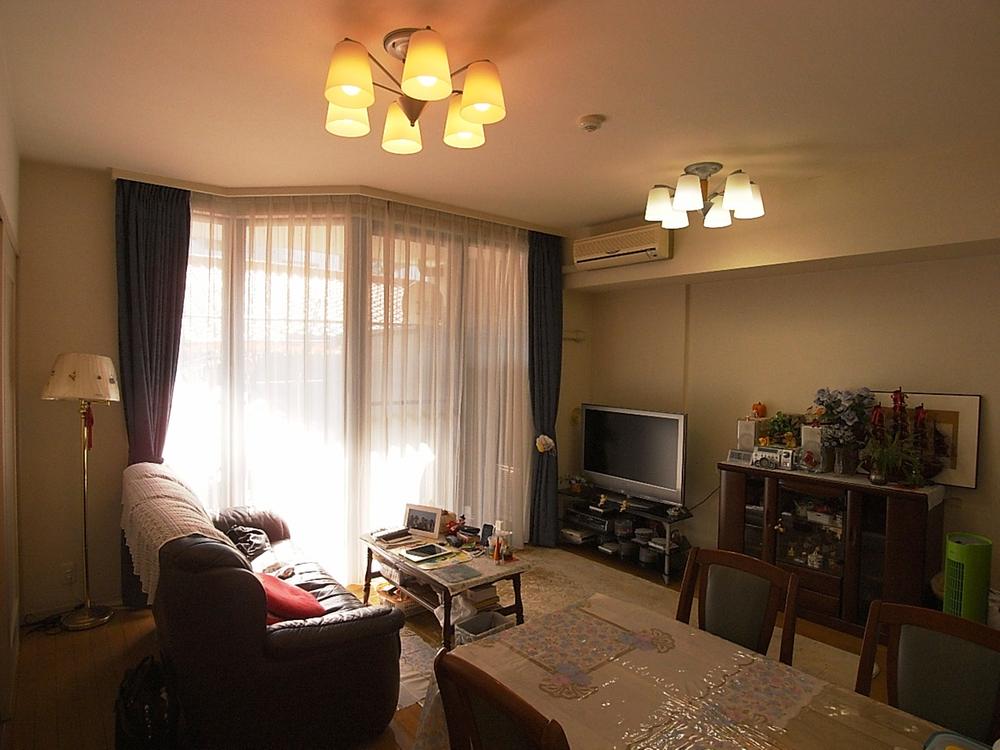 Living. Local (11 May 2013) Shooting