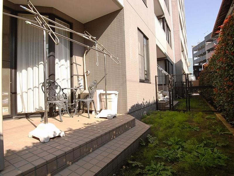 Garden. Local (11 May 2013) Shooting