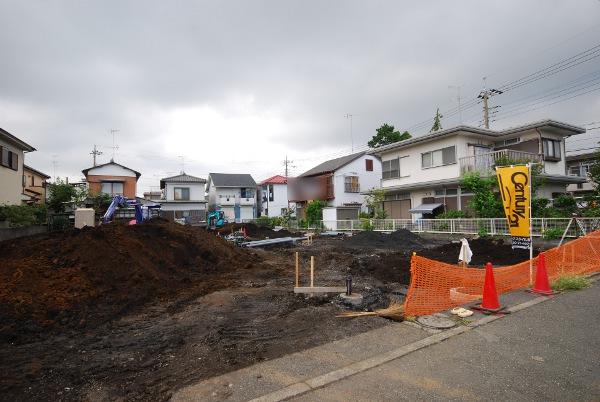Local photos, including front road. Local (10 May 2013) Shooting