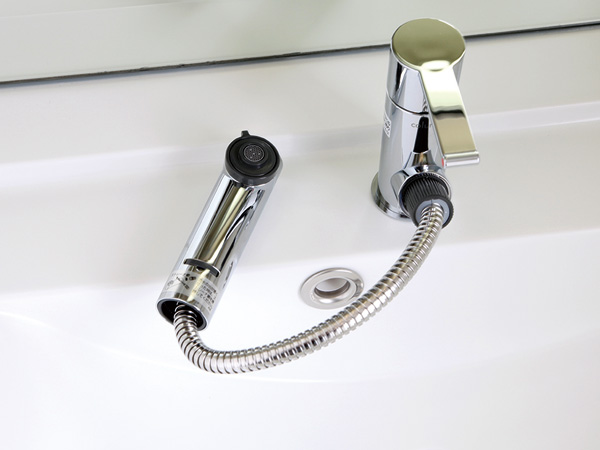 Bathing-wash room.  [Mixing faucet with hand shower] Since pulled out of the head, Washing and is useful, for example, cleaning of the bowl. (Model Room Da type)