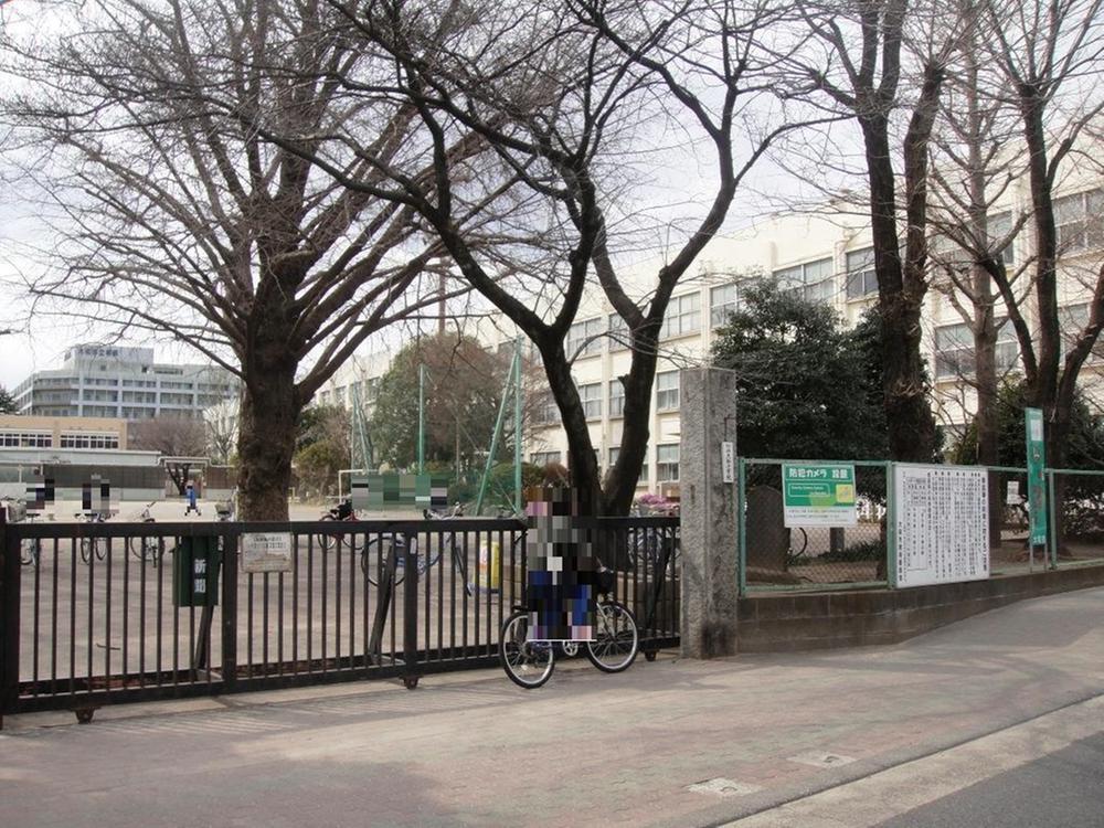 Primary school. 413m until Yamato Municipal Yamato Elementary School