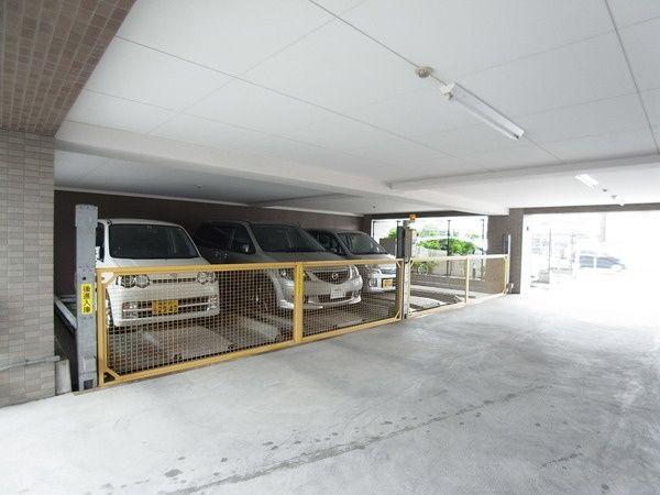 Parking lot. Is parking.