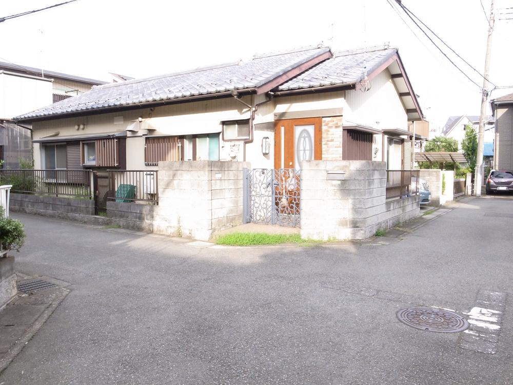 Local appearance photo. ☆ Sense of openness per corner lot ・ Day good ☆