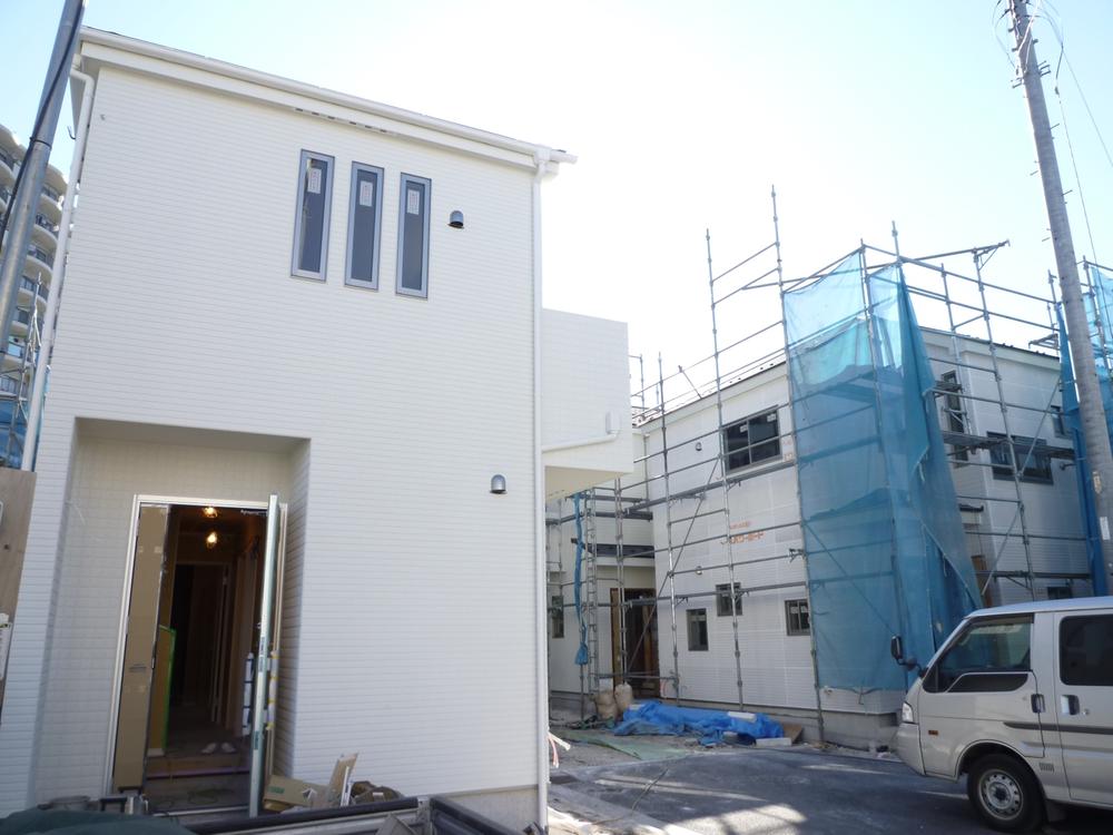 Local appearance photo. Selling local