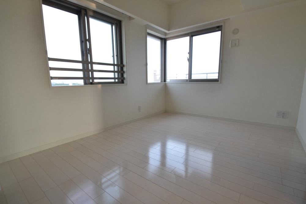 Non-living room. Indoor (June 2013) Shooting