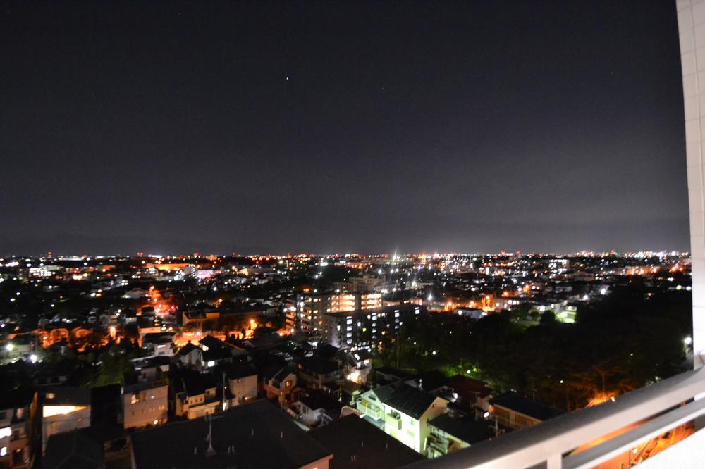 View photos from the dwelling unit. View from local (201.10 May 3 years) shooting