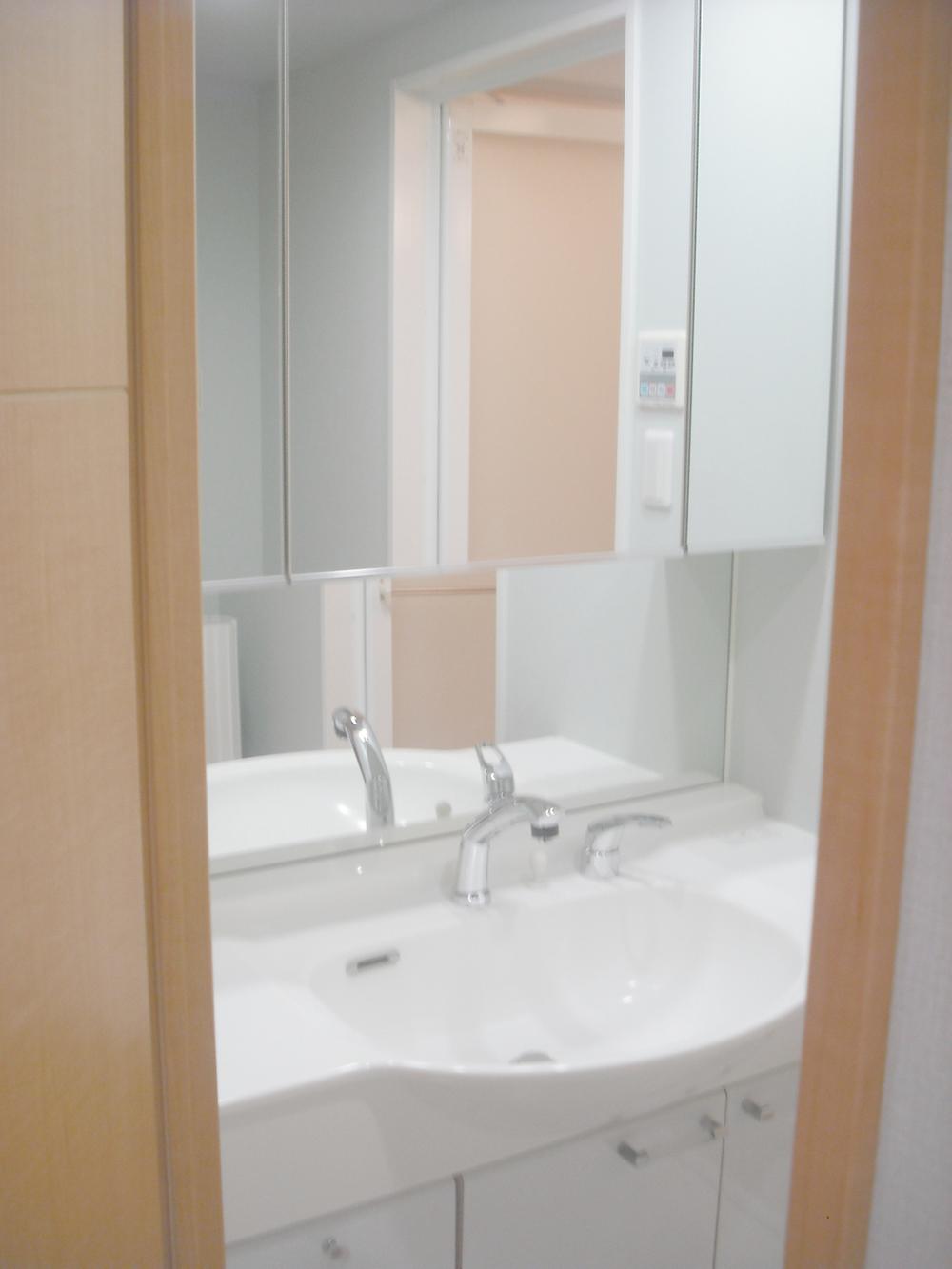 Other Equipment. Basin faucet exchange