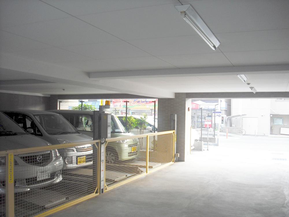 Other Equipment. Parking: Yes 6,500 ~ 10,000 yen (currently empty seven ・ 2013 June 17, 2006)