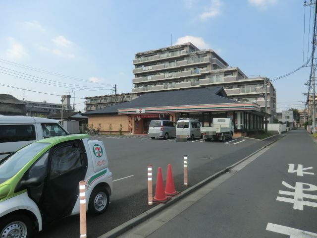 Convenience store. Seven-Eleven 977m until Yamato Tsuruma 1-chome (convenience store)