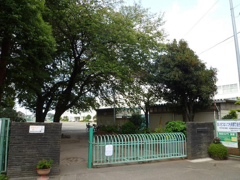 Primary school. Nishitsuruma until elementary school 334m