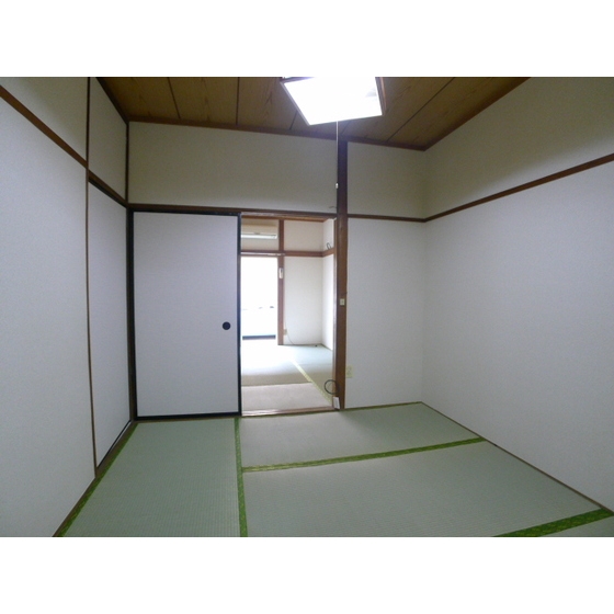 Living and room. Japanese-style room 4.5 Pledge is available as a drawing room.