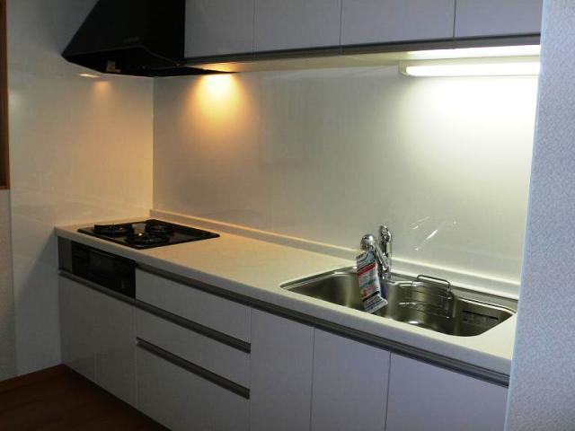 Same specifications photo (kitchen)