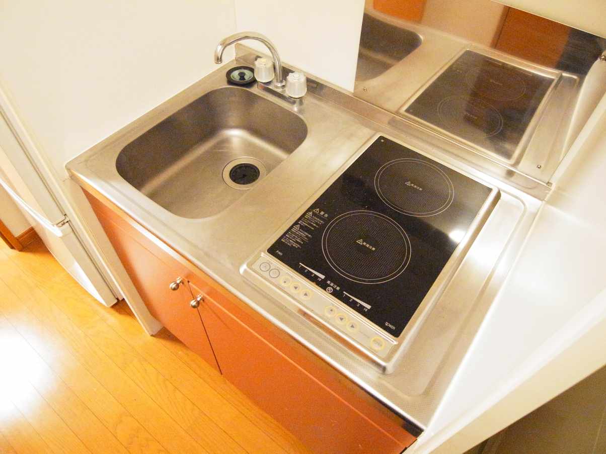 Kitchen. Two-burner stove