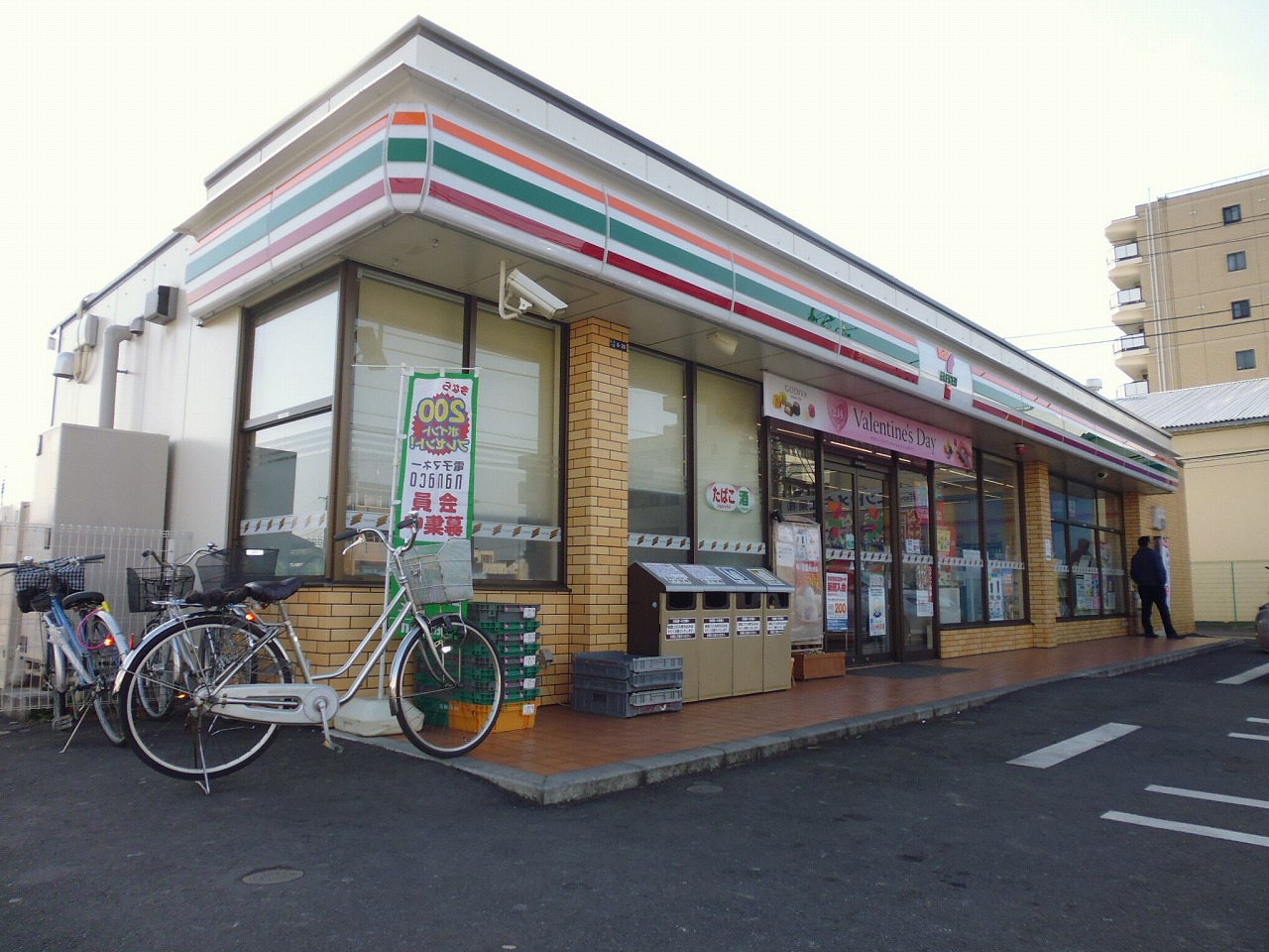 Convenience store. Seven-Eleven Yamato Sakuramori 1-chome to (convenience store) 383m