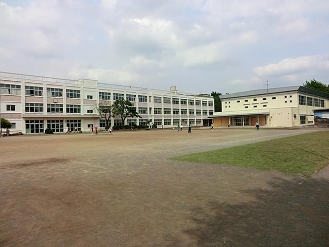 Primary school. 1163m to Yamato City Fukami Elementary School