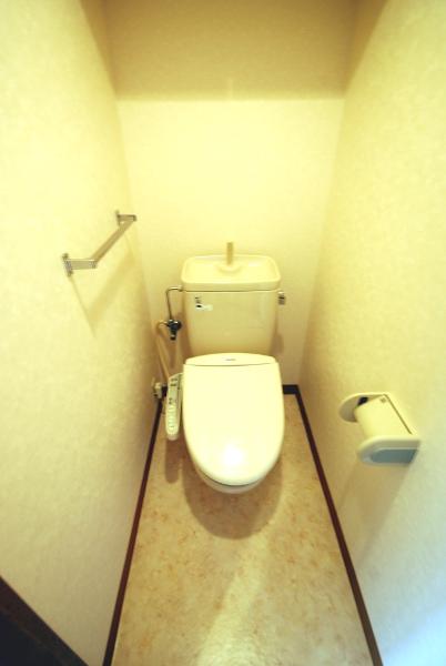 Toilet. Local (12 May 2013) Shooting