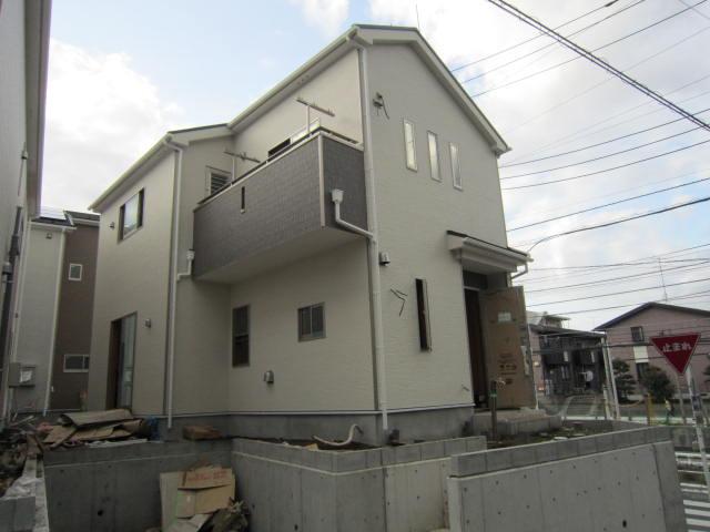 Local appearance photo. Local (10 May 2013) Shooting