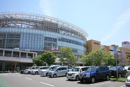 Shopping centre. 950m to Oak City