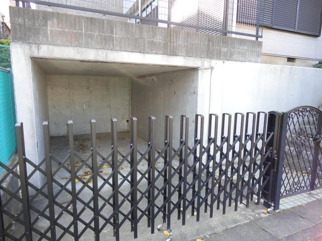 Parking lot