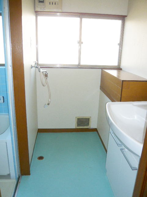 Washroom. Independent wash room
