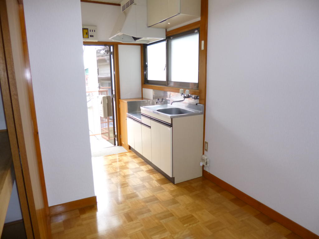 Kitchen. Look at the entrance direction from Japanese-style room