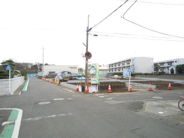 Local appearance photo. Local (11 May 2013) Shooting