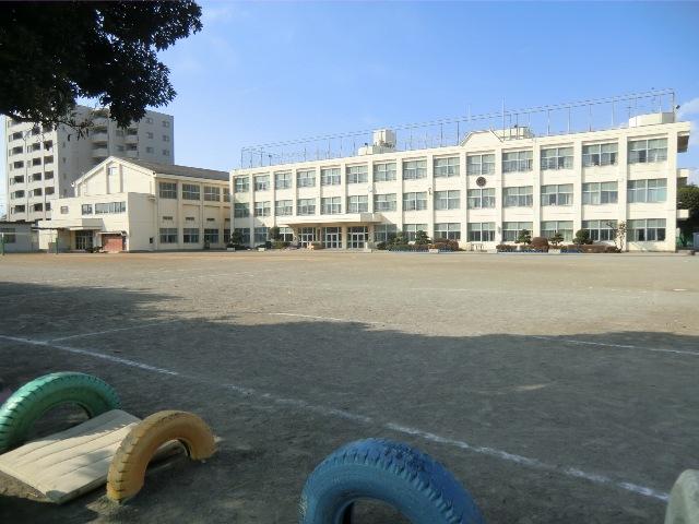 Primary school. Bunkeoka until elementary school 380m