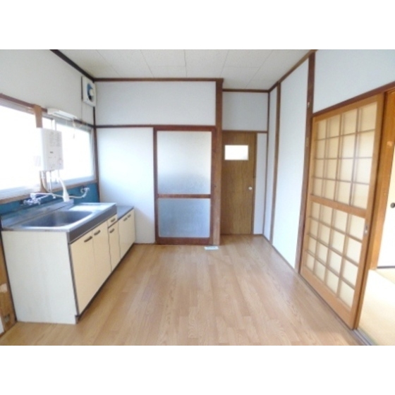 Kitchen. Large refrigerator ・ You put the cupboard! 
