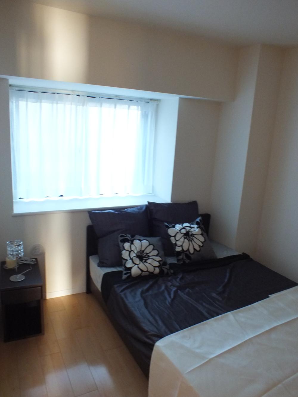 Non-living room. Same specifications