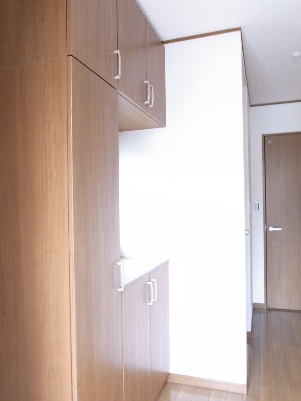 Receipt. ☆ Entrance is next to the storage capacity with plenty of shoe box ☆