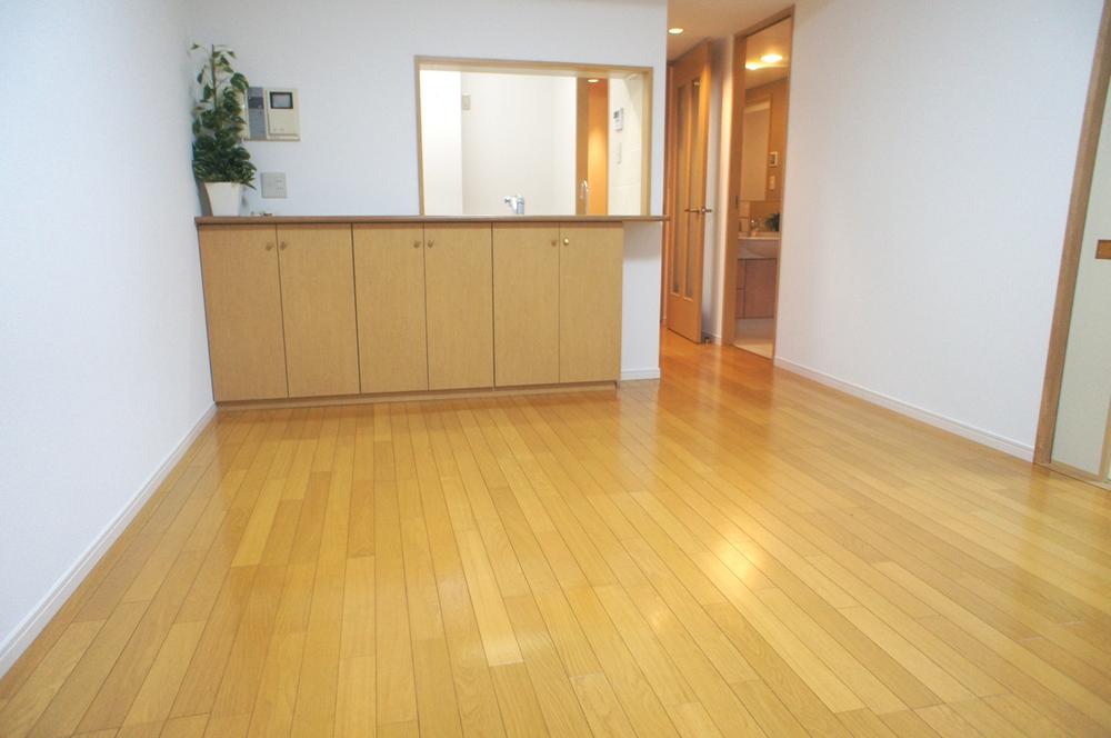 Living. Spacious 10.2 Pledge