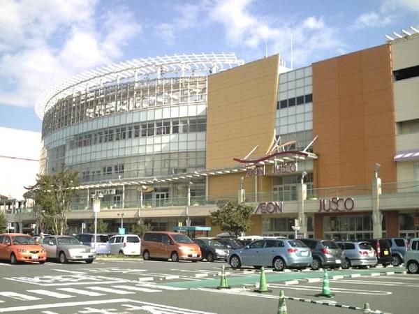 Shopping centre. Shopping center 350m