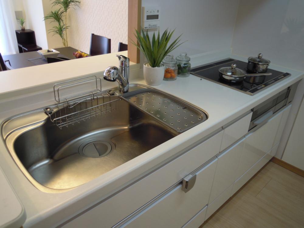 Kitchen. Room (August 2013) Shooting