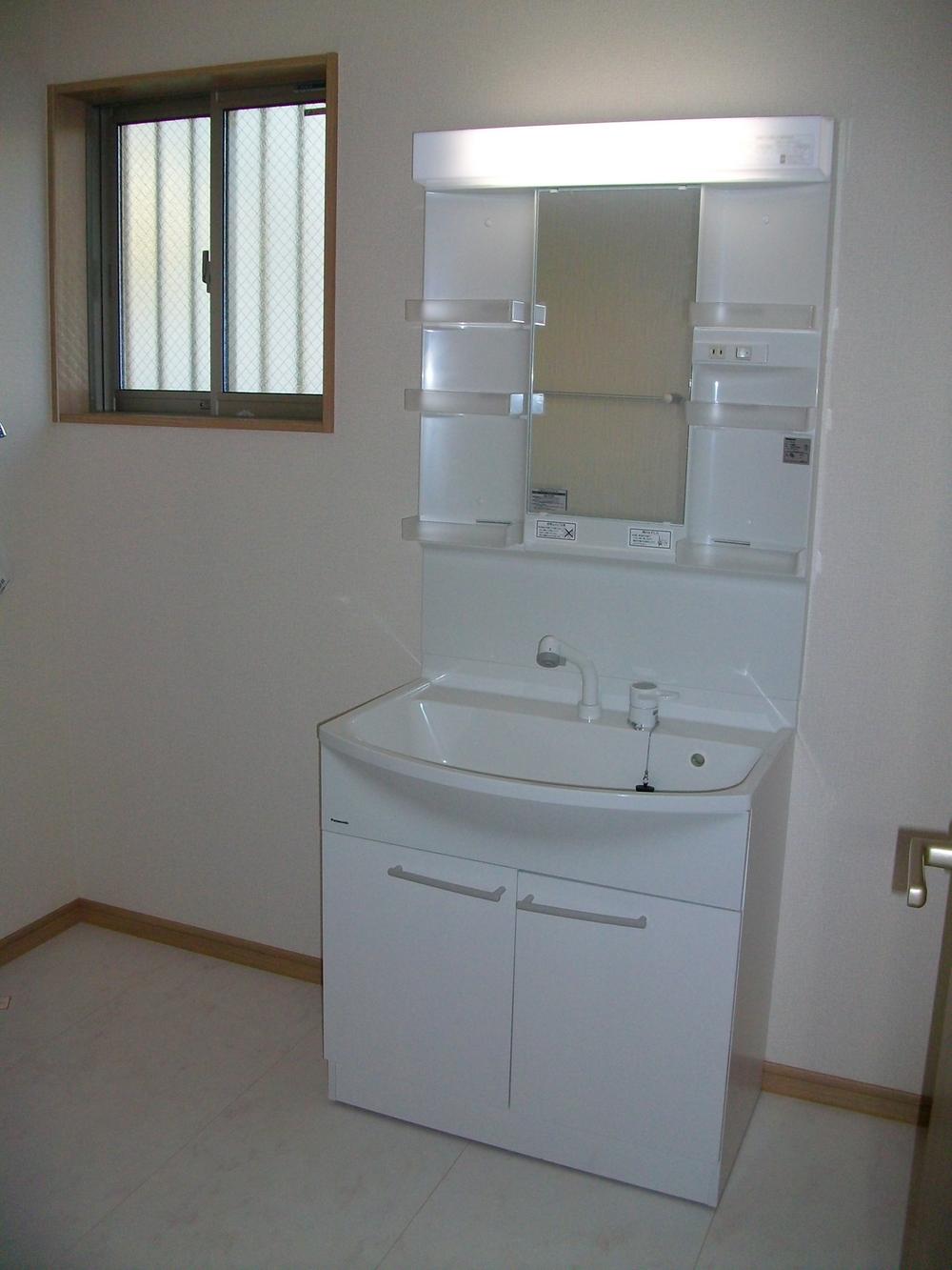 Wash basin, toilet. All building 1 pyeong type washroom and dresser