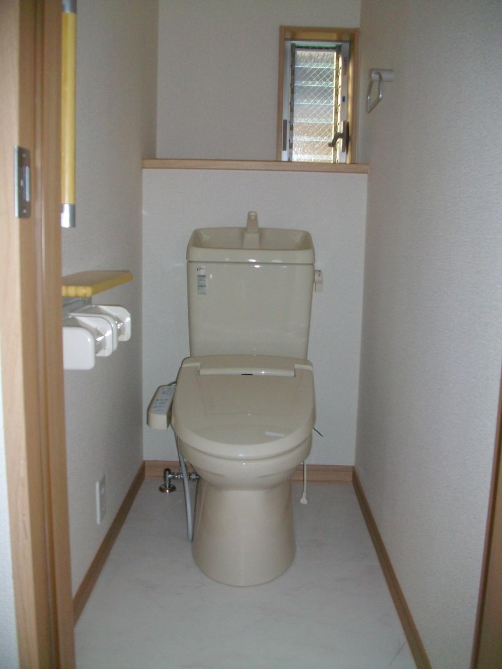 Toilet. All building 1F, Toilet same specifications construction cases with bidet to 2F