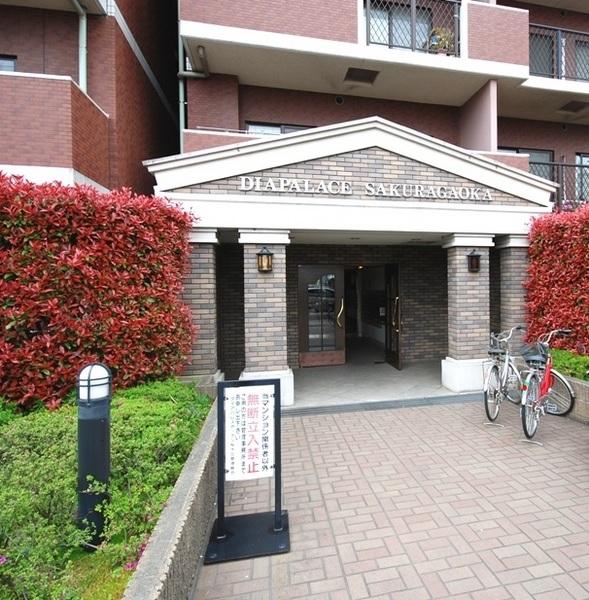 Entrance. Stylish entrance!