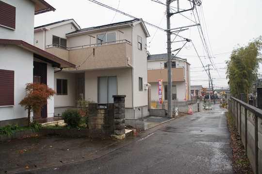 Local photos, including front road. Frontal road