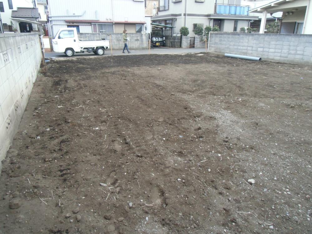 Local land photo. Land area 93.10 sq m  ※ For the south road, Day good!