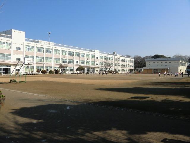 Primary school. Fukami to elementary school 900m
