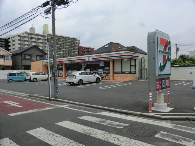 Convenience store. Seven-Eleven Yamato center 5-chome up (convenience store) 306m