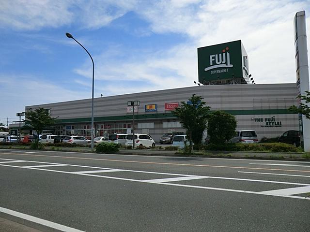 Supermarket. Fuji until the Hasidic shop 1414m