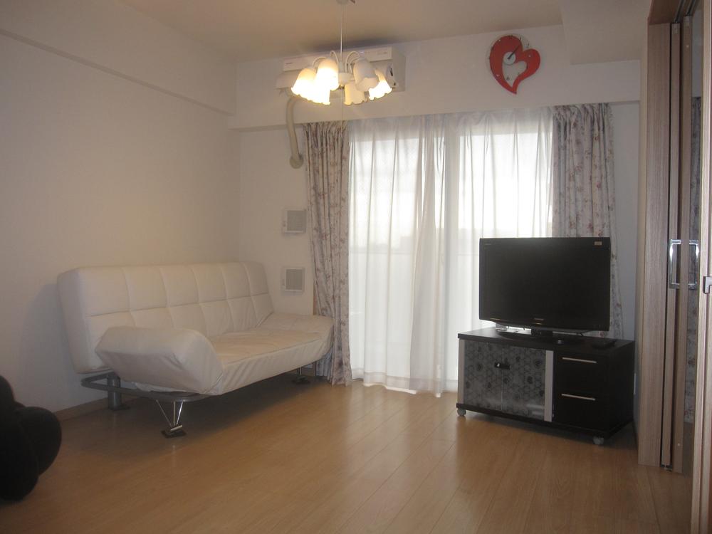 Living. We are living in the south opening. (December 2013) Shooting