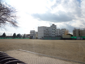 Primary school. Minamirinkan up to elementary school (elementary school) 510m