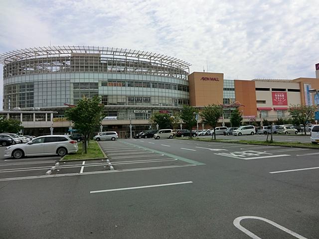 Shopping centre. 585m until Yamato Oak City