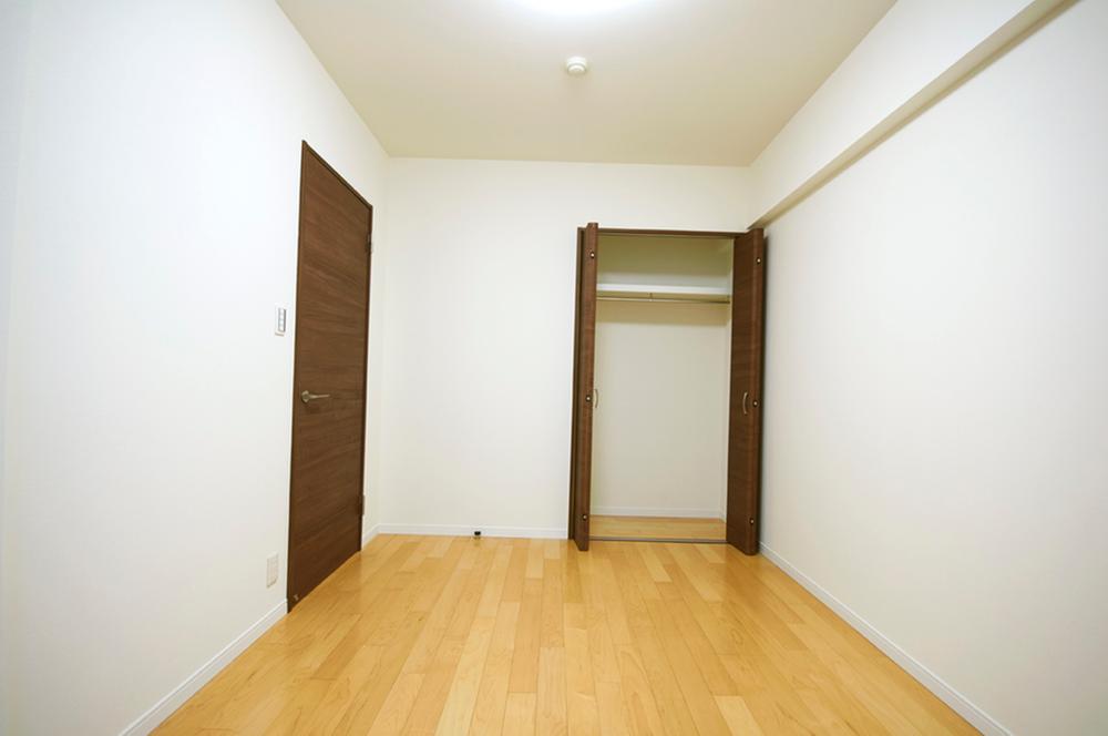 Non-living room. Indoor (10 May 2013) Shooting