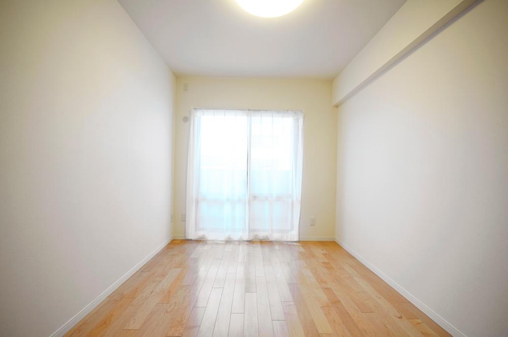 Non-living room. Indoor (10 May 2013) Shooting