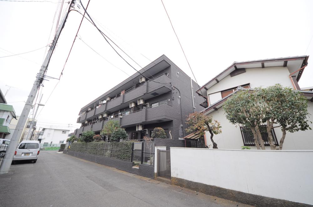 Local appearance photo. Local (12 May 2013) Shooting